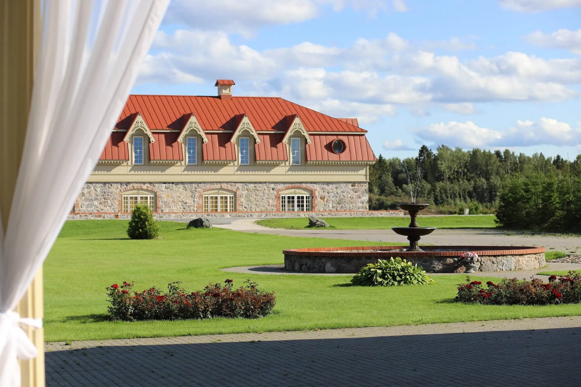 Auree Antiikhotell Õues