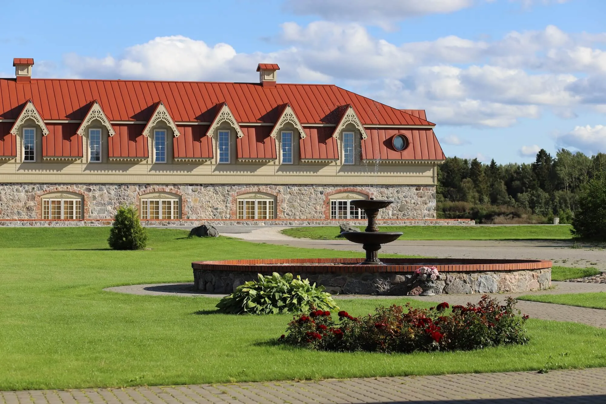 Auree Antiikhotell Õues